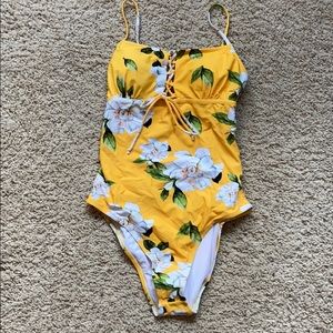 Cupshe yellow flowers one piece swimsuit